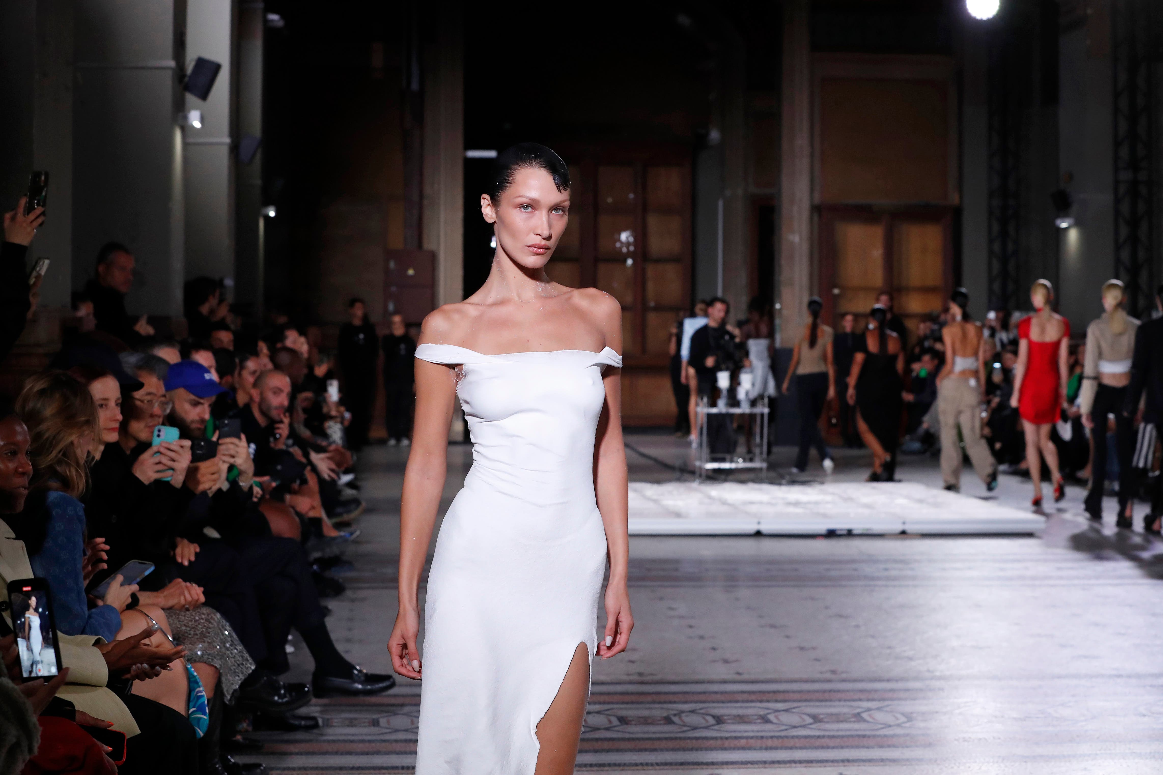 Bella Hadid en manos de Coperni