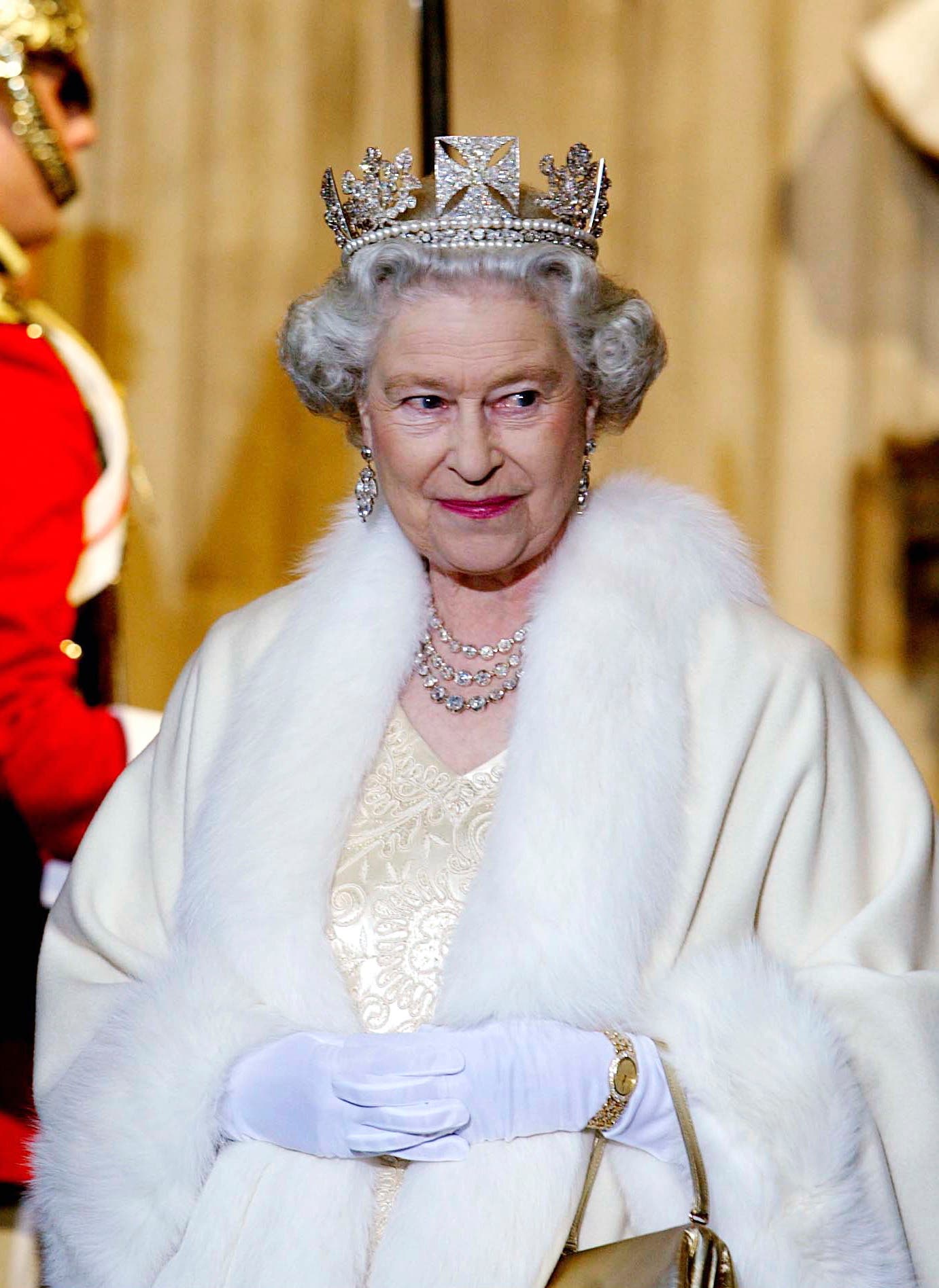 Isabel II, la reina arco iris