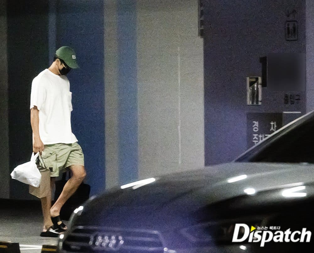 Ahn Bo-hyun en la casa de Jisoo de BLACKPINK.