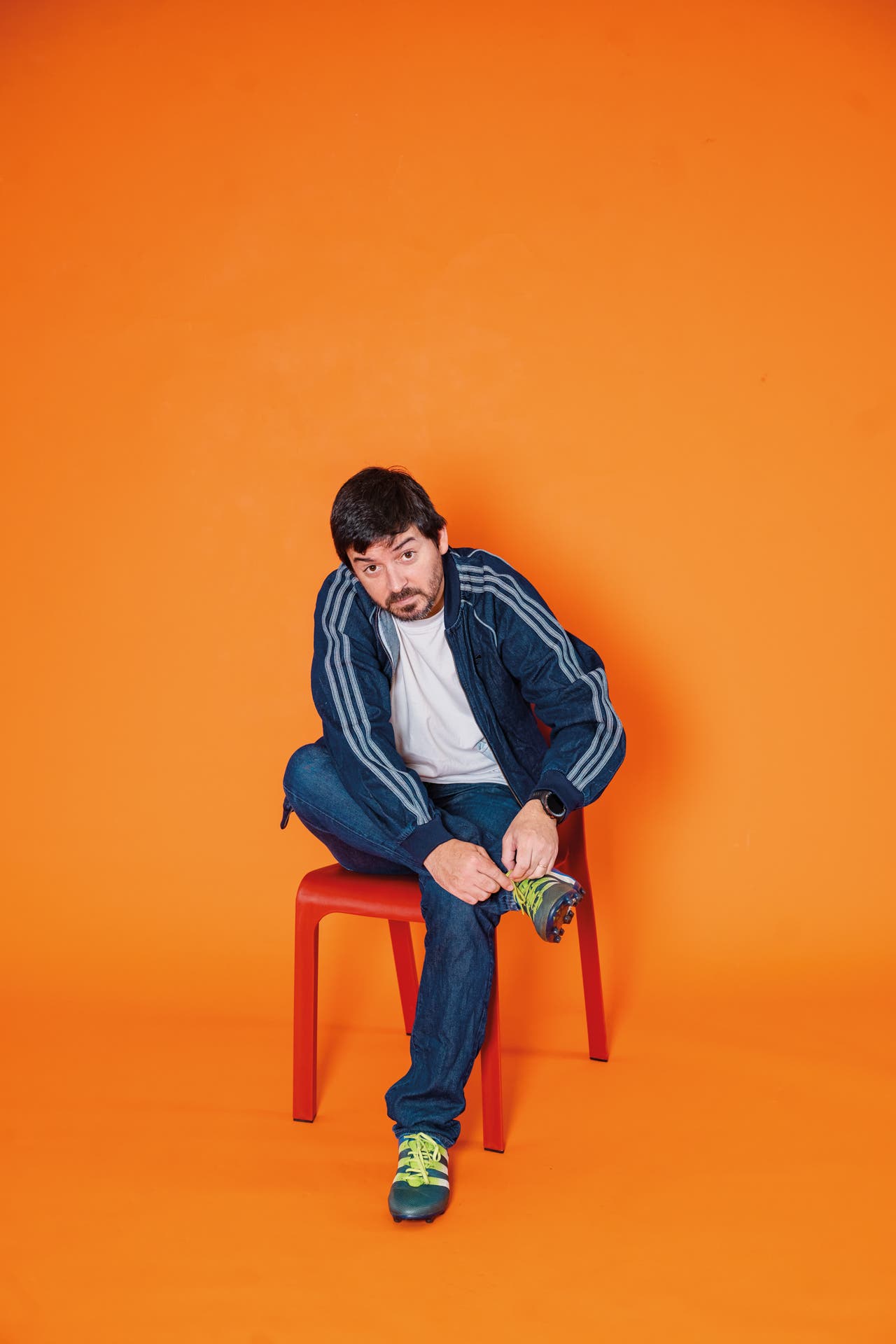 El humorista Mike Chouhy en producción con Ohlalá