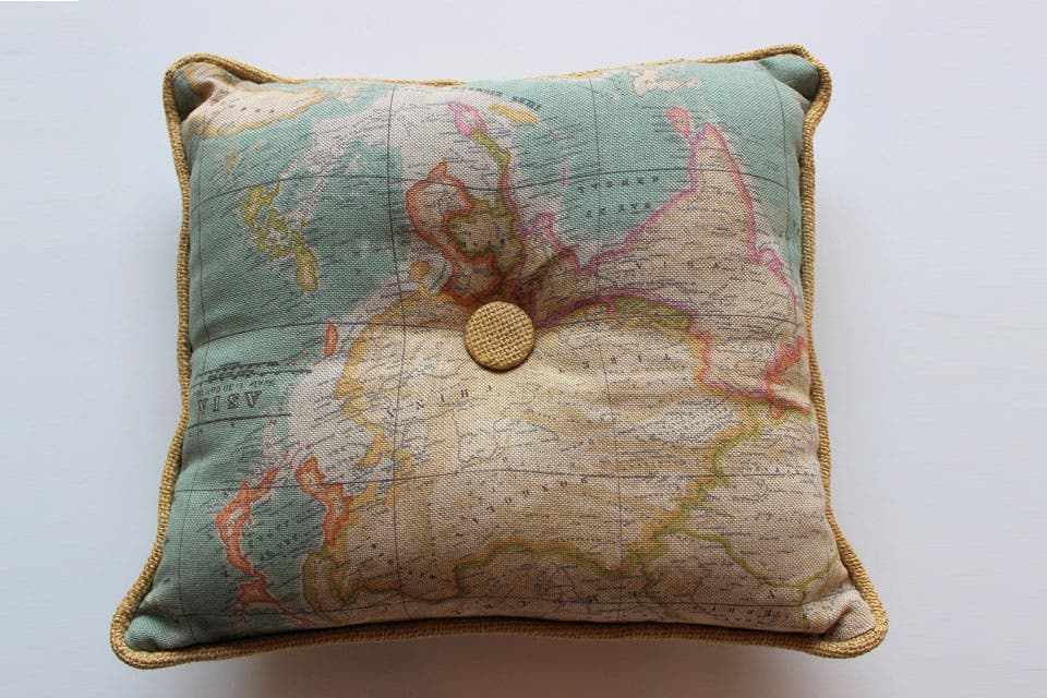 Almohadon Mundo (Morfeo Deco, consultar precio)