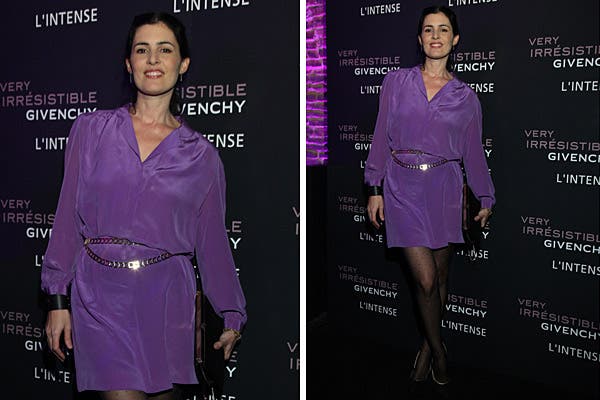 Jazmín Rodríguez eligió un vestido de seda violeta que se puede adaptar a distintos momentos del día; ¿con qué lo combinarías?