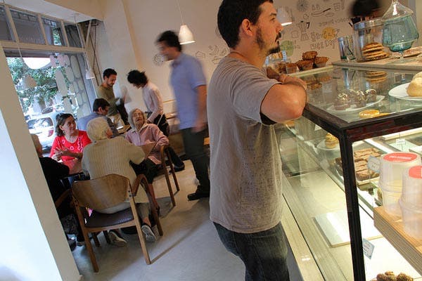 Si te gusta el café, no podés dejar de tomarte uno acá. La contextura cremosa y su sabor te transportan a Italia