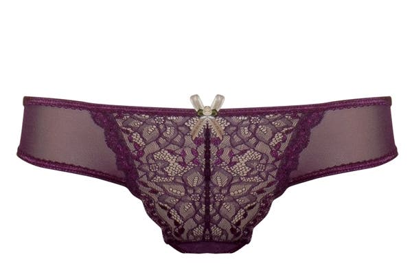 Con encaje y transparencias (Victoria Cossy, consultar precio)