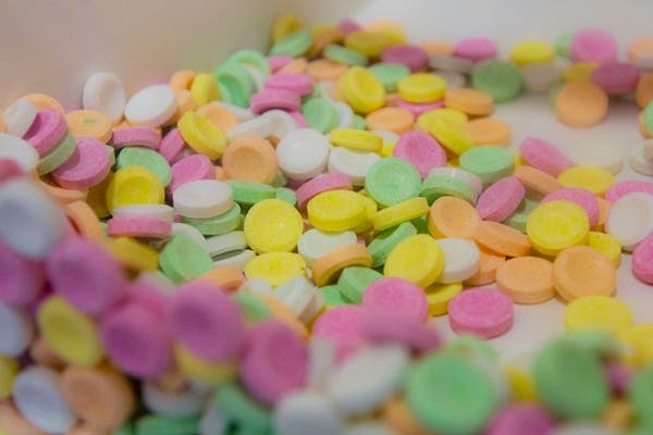 Esta marca simula ser una farmacia y los caramelos funcionan como "medicamentos"