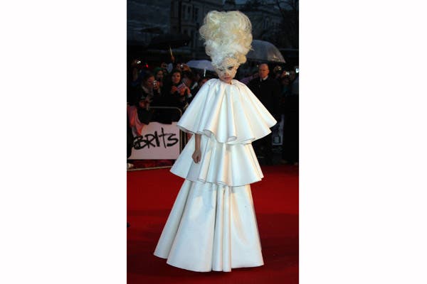 De blanco, en la entrega de los Brit Awards, en Londres