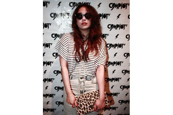 Mix de estampas: Emme combinó las rayas con el leopardo para la presentación de Complot; ¿qué opinás?
