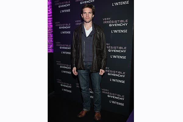 Juan Gil Navarro también estuvo invitado al evento de Givenchy. Qué serio que estás, Juan!