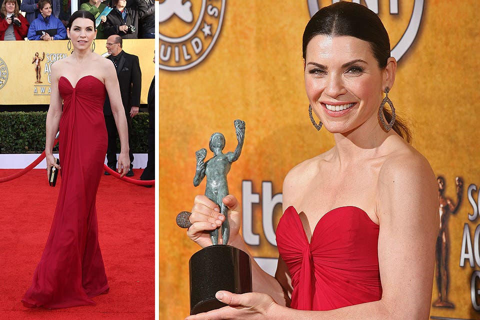 Julianna Margulis impactó con su strapless en forma de corazón de Yves Saint Laurent en color rubí; eligió peinarse con el cabello bien tirante; ¿accesorios? Sólo aros