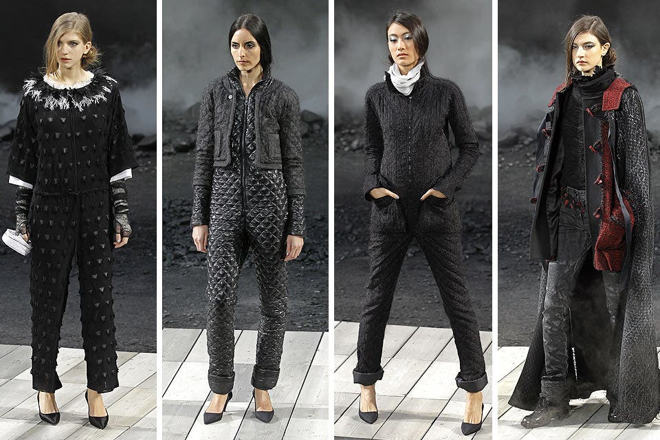 Con una impresionante puesta en escena, Chanel presentó pantalones holgados y chaquetas, todo en colores oscuros