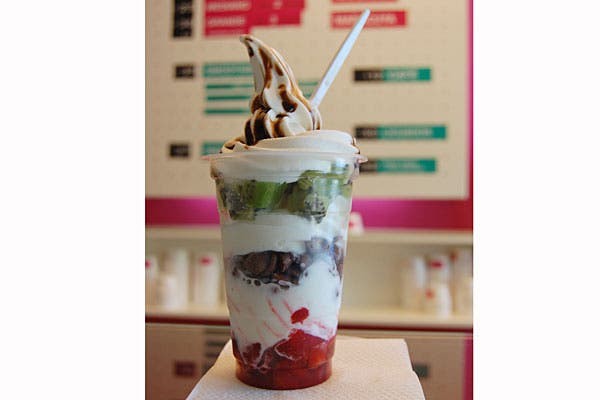 Además de yogur, tienen smoothies y parfaits