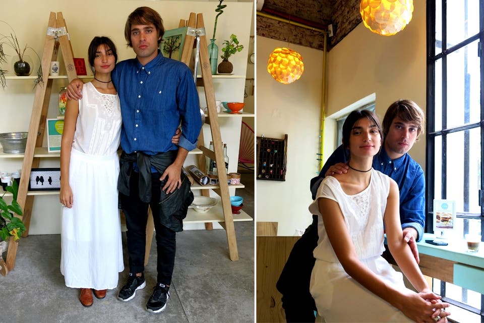 Paloma Cepeda también fue a Punto Letra y ¡muy bien acompañada! Ella optó por un vestido blanco bien etéreo y unas botitas para anticipar el otoño