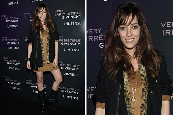 Paula Kohan eligió una de las combinaciones más fuertes del invierno: negro y camel; además, le agregó un touch de animal print