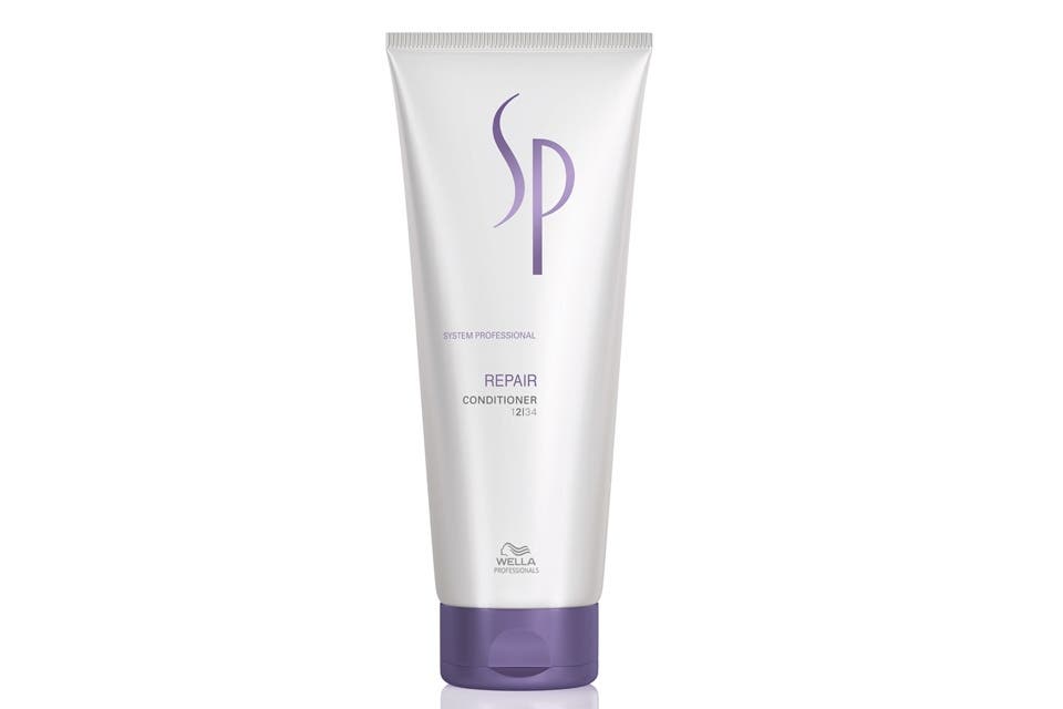 Mejora la estructura del cabello y lo regenera en 30 segundos. Consigue un cabello más suave y flexible al tacto (Wella System Professionals, $315)