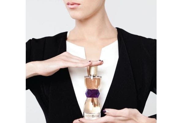 Soberbia: El frasco “haute couture” del nuevo Manifesto 90 ml (Yves Saint Laurent, $680) habla de su esencia elegante y sobria, para mujeres apasionadas por lo que hacen, audaces, valientes y poderosas.