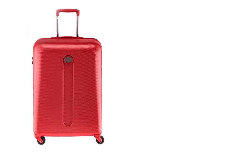 Ultraligera y liviana, el modelo vertical Helium (Delsey, consultar precio)