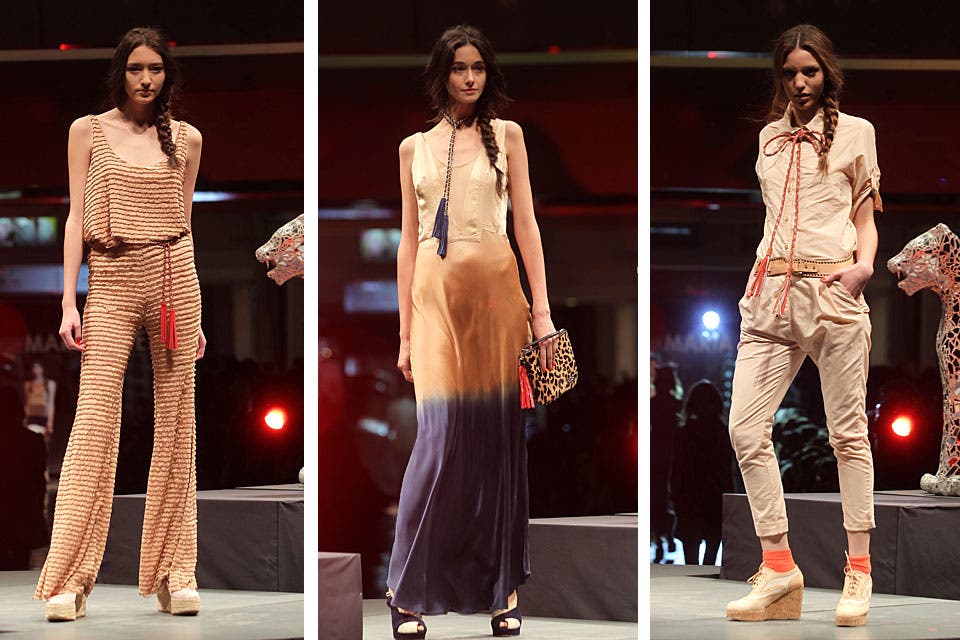 Otras de las opciones de la nueva temporada son un mono color salmón, vestido de seda combinado en dos colores en degradé y pantalón y camisa en tonos crudo