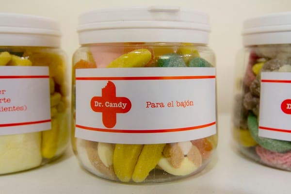 Esta marca simula ser una farmacia y los caramelos funcionan como "medicamentos"