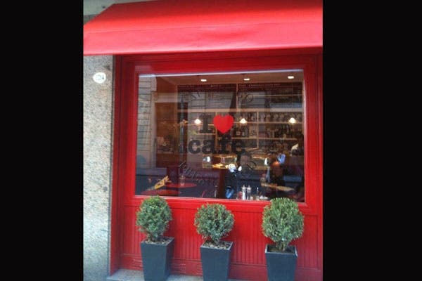 Su especialidad: las distintas variedades de café y los frappé