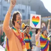 Existe un nuevo paradigma: las salidas del clóset reciben respuestas cada vez más amorosas 