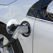 California prohíbe el uso de autos a nafta.