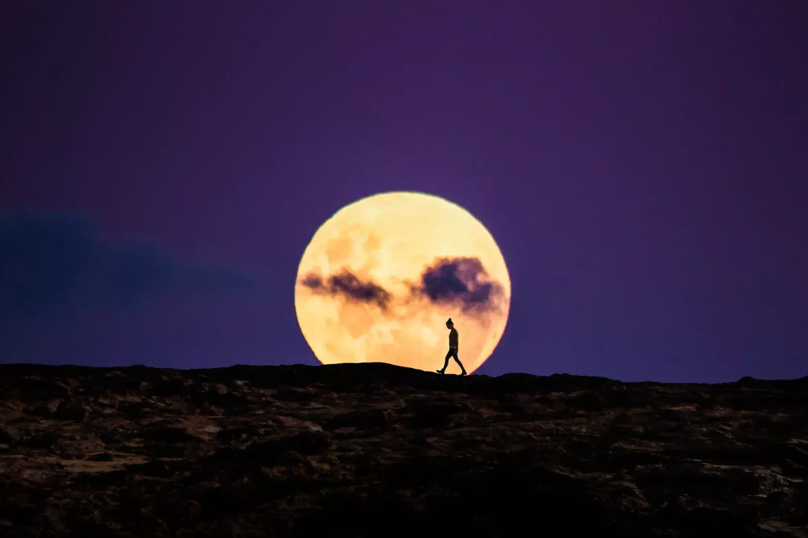 Superluna llena de Esturión.