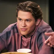 Deacon Phillippe en Never Have I Ever.