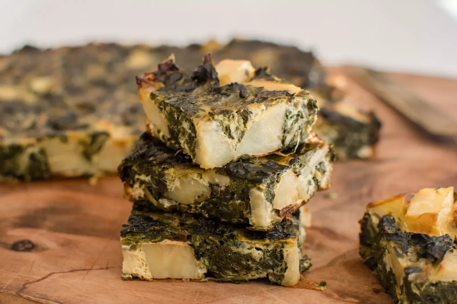 Tortilla al horno de hojas de acelga, remolacha y papas - Ohlalá