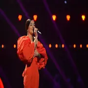 Ángela Navarro durante una de sus performances en La Voz.