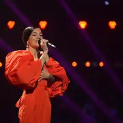Ángela Navarro durante una de sus performances en La Voz.