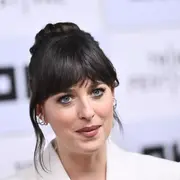 La actriz y productora Dakota Johnson lucha por la igualdad de oportunidades en la industria audiovisual