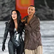 Cher brillando sobre el escenario