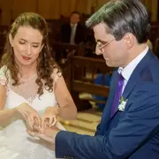 Daniela Aza, influencer experta en diversidad, el día de su casamiento con Jonatan Brunetti