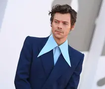 Harry Styles es un calamar gigante en su nuevo video.