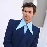 Harry Styles es un calamar gigante en su nuevo video.