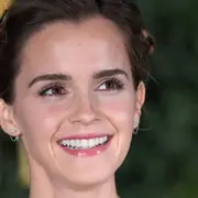 Emma Watson la rockea con su corte pixie.