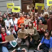 Thelma desde las oficinas de la Unidad Fiscal Especializada en Violencia contra las Mujeres (UFEM)