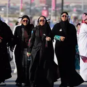 Mujeres llegando a la ceremonia inaugural del Mundial Qatar 2022