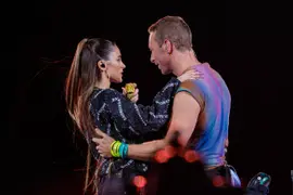 Chris Martin y Tini Stoessel cantaron juntos en el estadio de River Plate. 