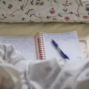 ¿Por qué se recomienda llevar un diario con notas sobre el ciclo menstrual?