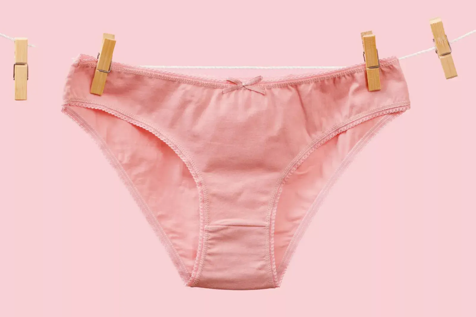 Por qué se regala ropa interior rosa en Navidad.