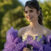 Los mejores looks de Emily in Paris.