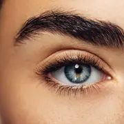 ¿Sabías que tenés que hidratar tus cejas?