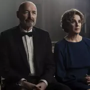 Patriot, la serie de Amazon Prime Video que rankea alto entre sus mejores ficciones.