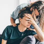 Cómo hablar con una amiga sobre su relación tóxica.