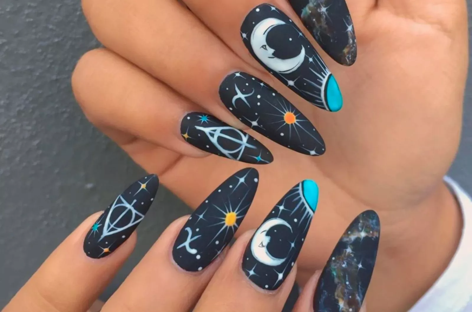 Energía lunar: 5 diseños para tus uñas inspirados en la Luna - Ohlalá
