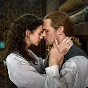 Caitriona Balfe y Sam Heughan en las fotos promocionales de Outlander.