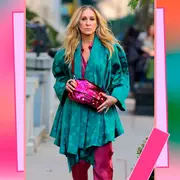 Sarah Jessica Parker lució viva magenta, el color de 2023.