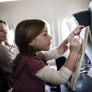 Viajar con niños: ¿por qué les pedimos que sean mini adultos?