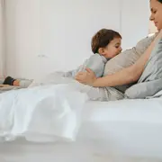 Cómo hablar con tu hijo sobre la llegada del hermanito.